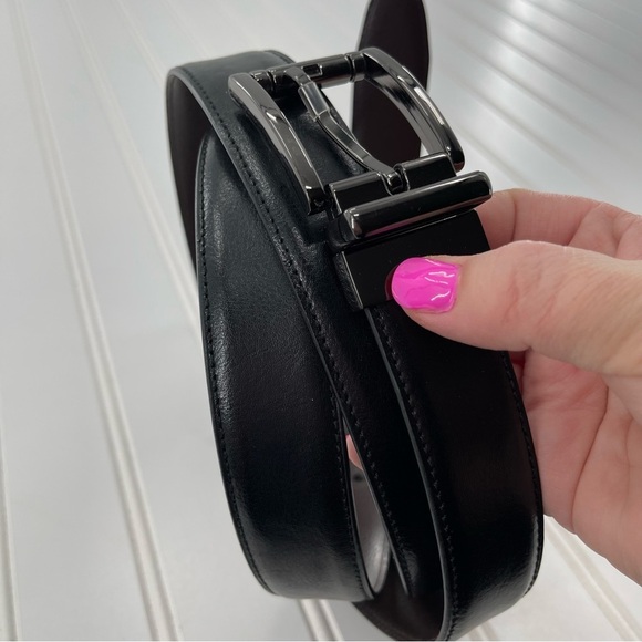 Genuine Leather Black Brown Reversible Belt Dark Silver Hardware Size 52 - Picture 1 of 8